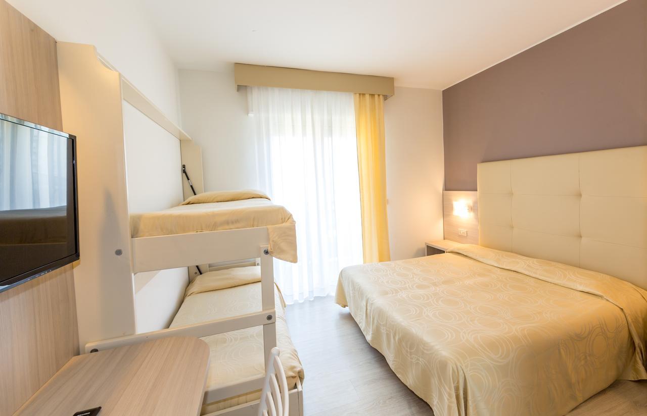 Hotel Torino Lido di Jesolo Eksteriør billede